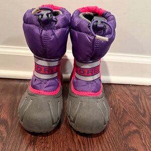 Pink and purple girls size 12 Sorel snow boots in excellent condition!